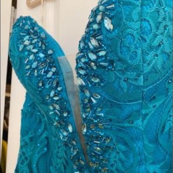 ***Make me an Offer*** Evening dress by Ellie Wilde - Picture 3 of 6